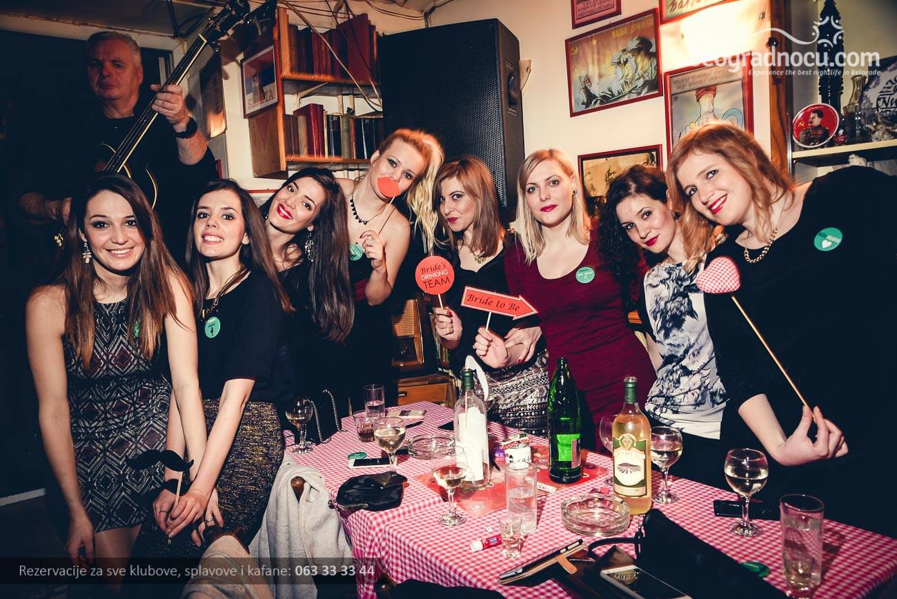 korcagin kafana devojke2